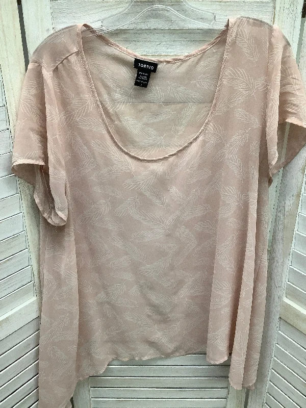 Top Short Sleeve By Torrid  Size: 1