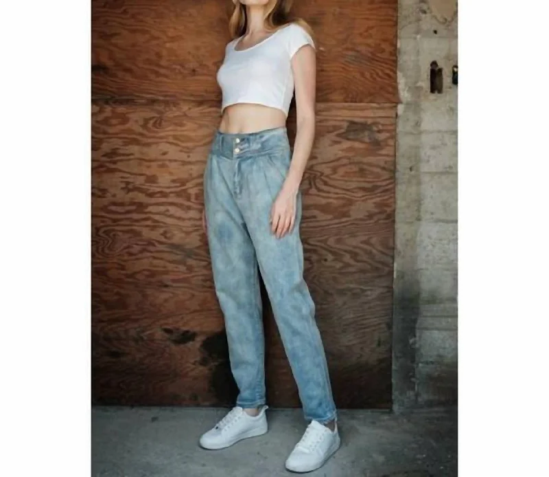 Women's Evening Outfit Straight Leg Jean In Med Wash