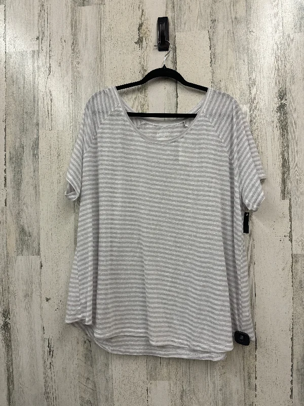 Top Short Sleeve By Lane Bryant  Size: 3x