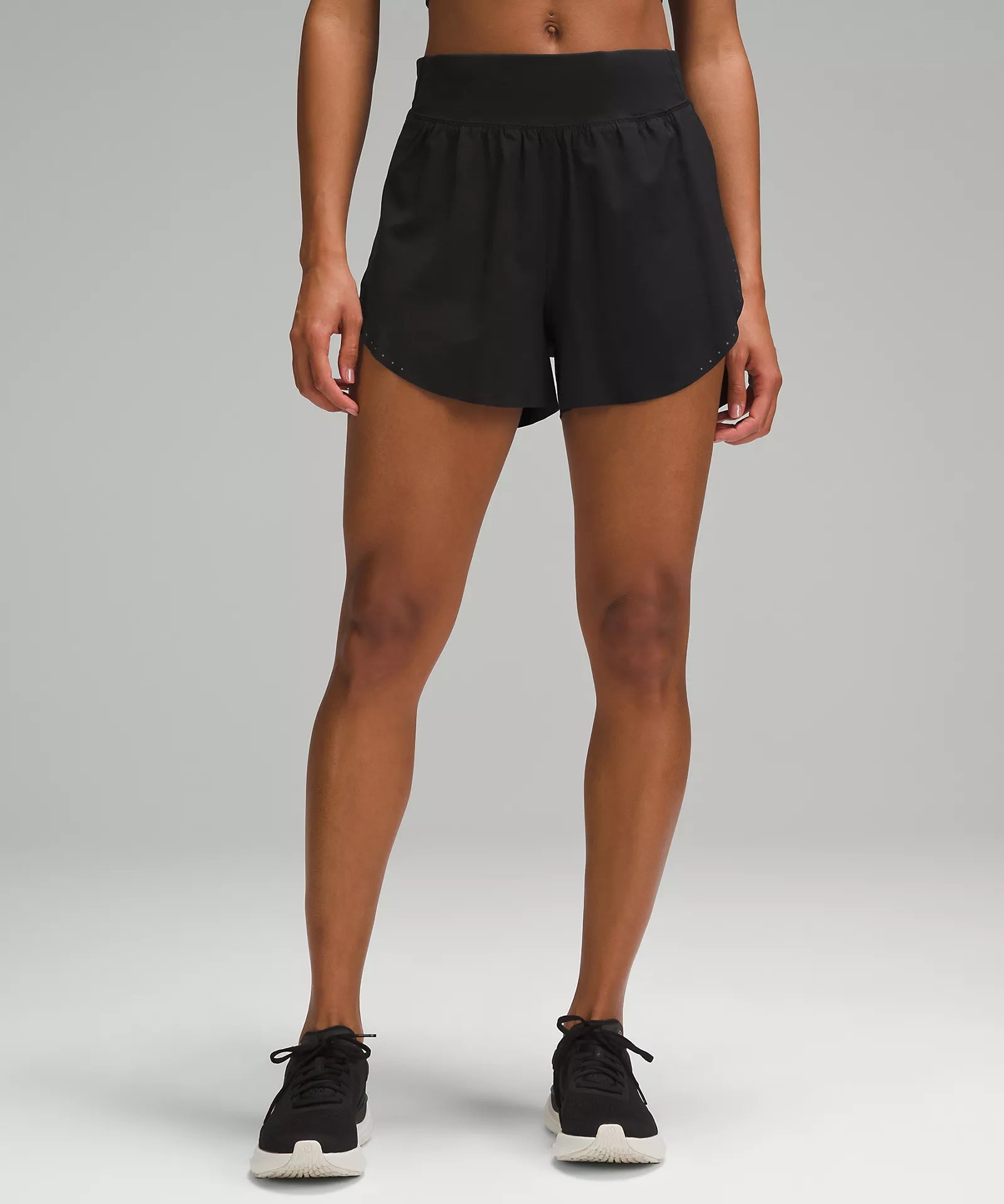 Chic Women's Outfit Fast and Free Reflective High-Rise Classic-Fit Short 3" | Black