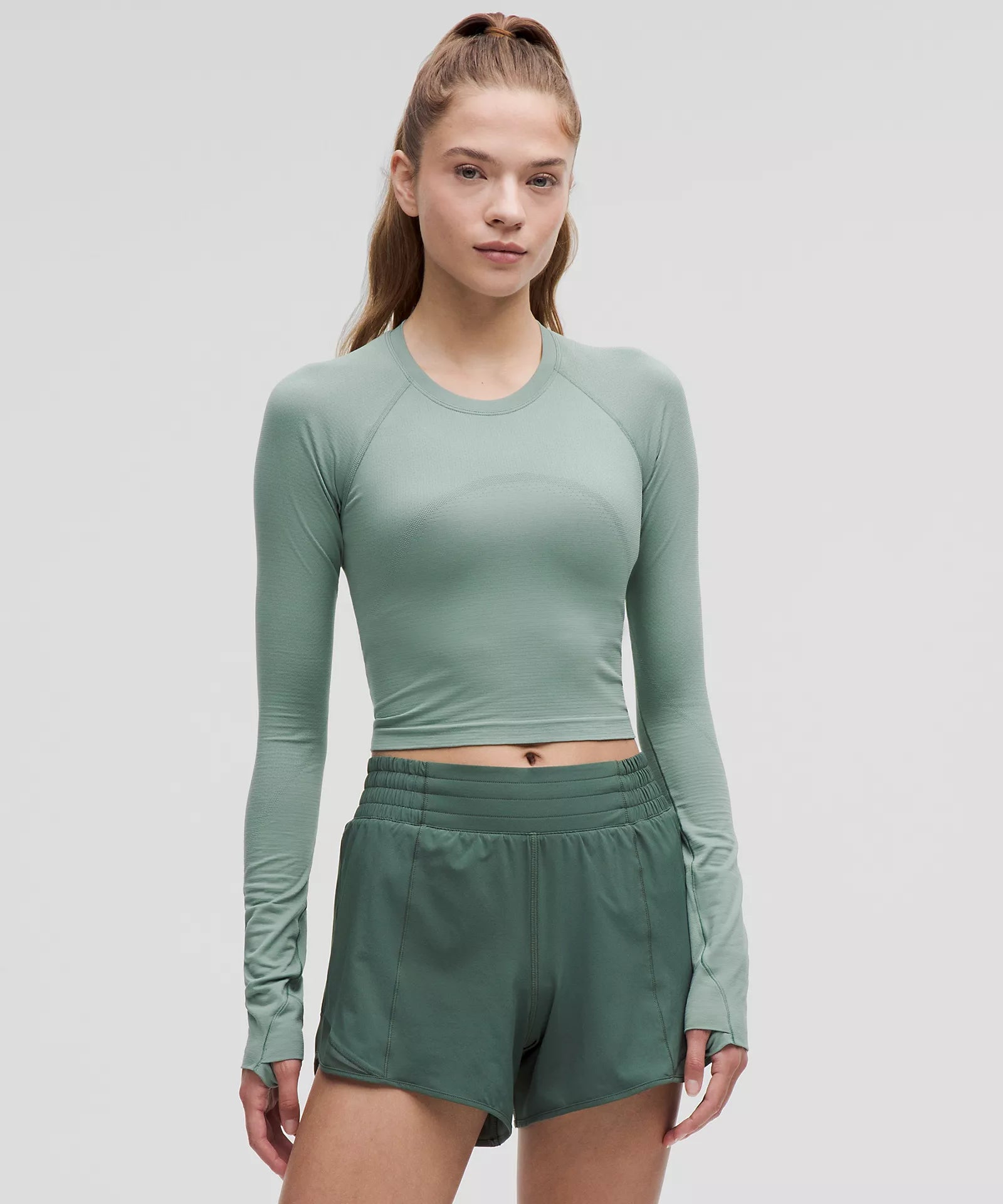 Women's Vintage-Inspired Outfit Swiftly Tech Cropped Long Sleeve 2.0 | Crater Blue