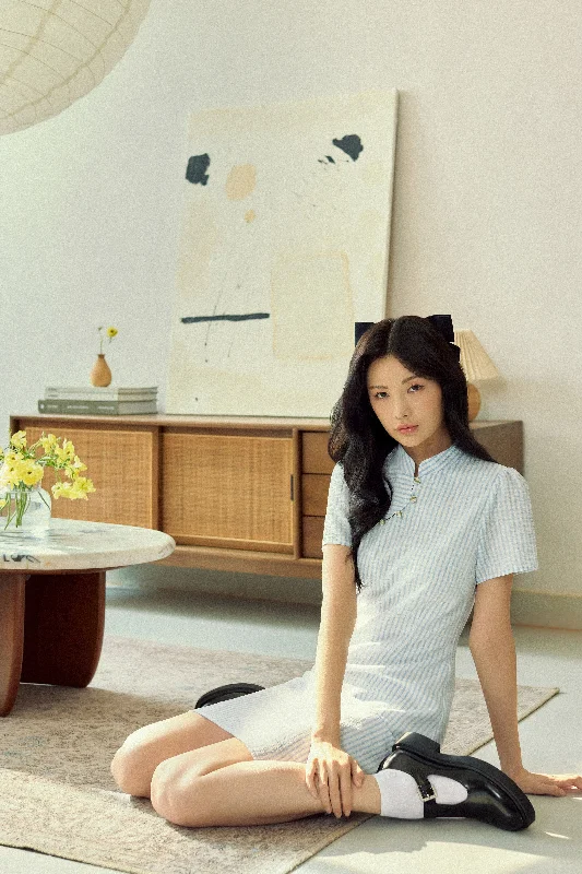 Chic Styles, Sharp Prices Sleeved Cheongsam in Meadow Print