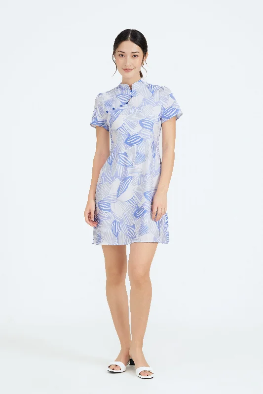 Last Chance To Grab These Amazing Deals Sleeved Cheongsam in Foliage Print
