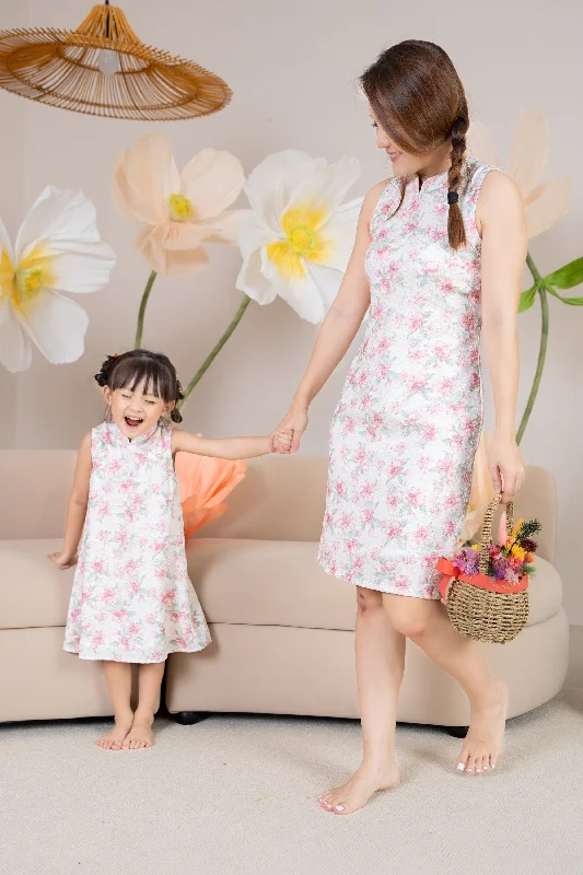 Imeless Style Peony Pearl Cheongsam in Pink