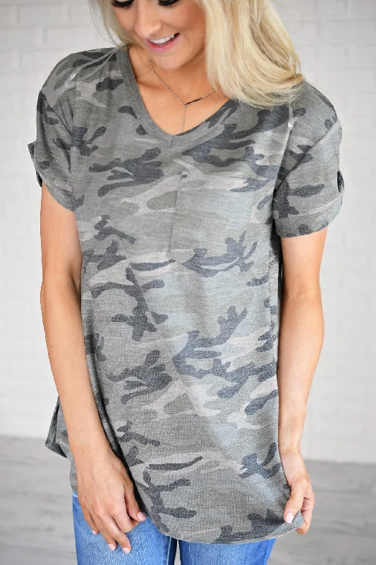 Modern Chic Discounts Essential Camo Pocket Top