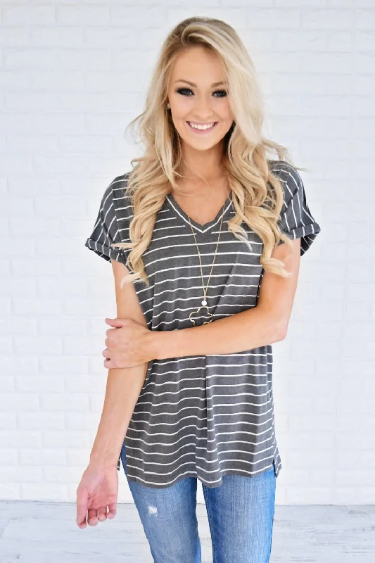 Trend Forward Threads Blurred Lines Striped Top ~ Grey