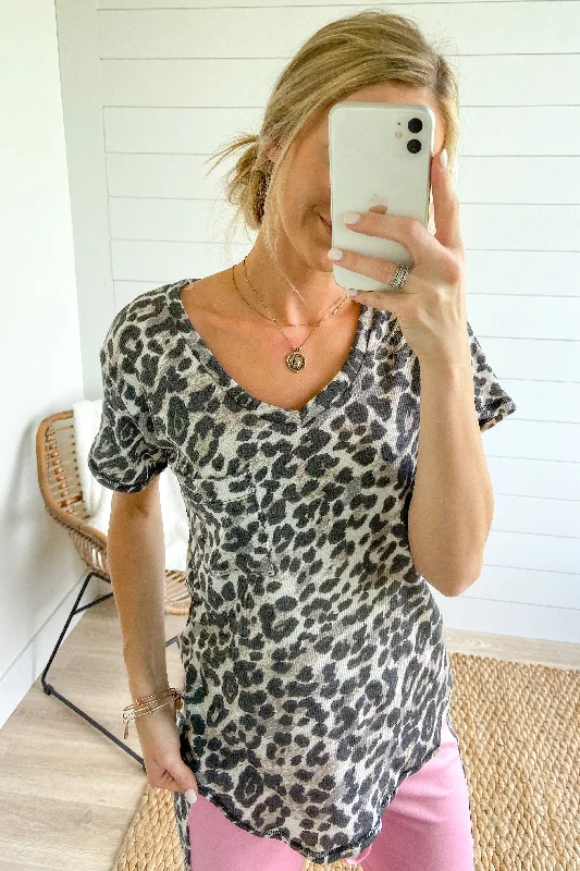 Unmissable Sale – Shop Before It'S Over Leopard V-Neck Pocket Top- Taupe